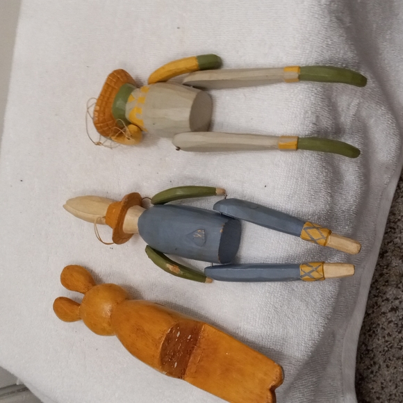 Wooden Figurines Frog & Rabbit W/ moving arms/legs & One Rabbit that sits . - Picture 4 of 7